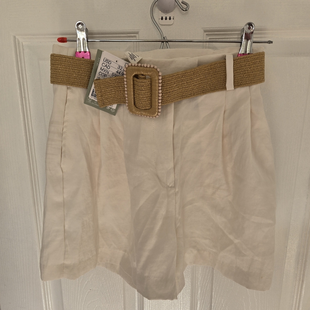 H&M Womens Shorts With Belt Size 2